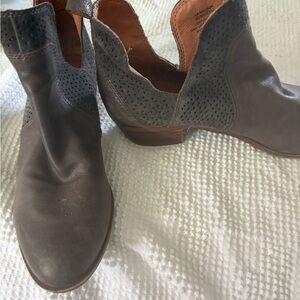 Lucky Brand Charcoal Leather Ankle Booties